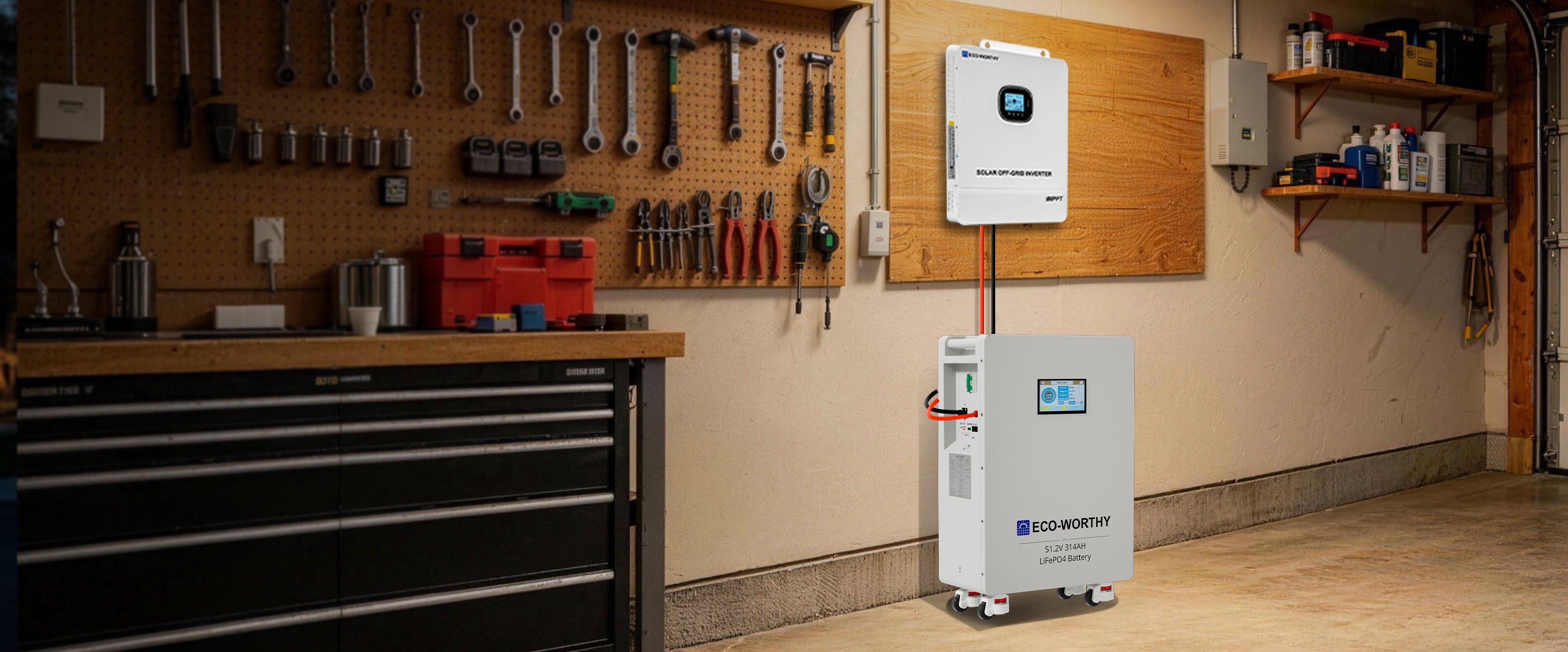Batterie solaire maison 48V 314Ah ECO-WORTHY installée avec onduleur 10kW pour autoconsommation domestique installé dans des abris de jardin, etc.