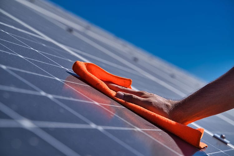 Solar panel system maintenance--Why should I clean the panel - eco-worthy-fr
